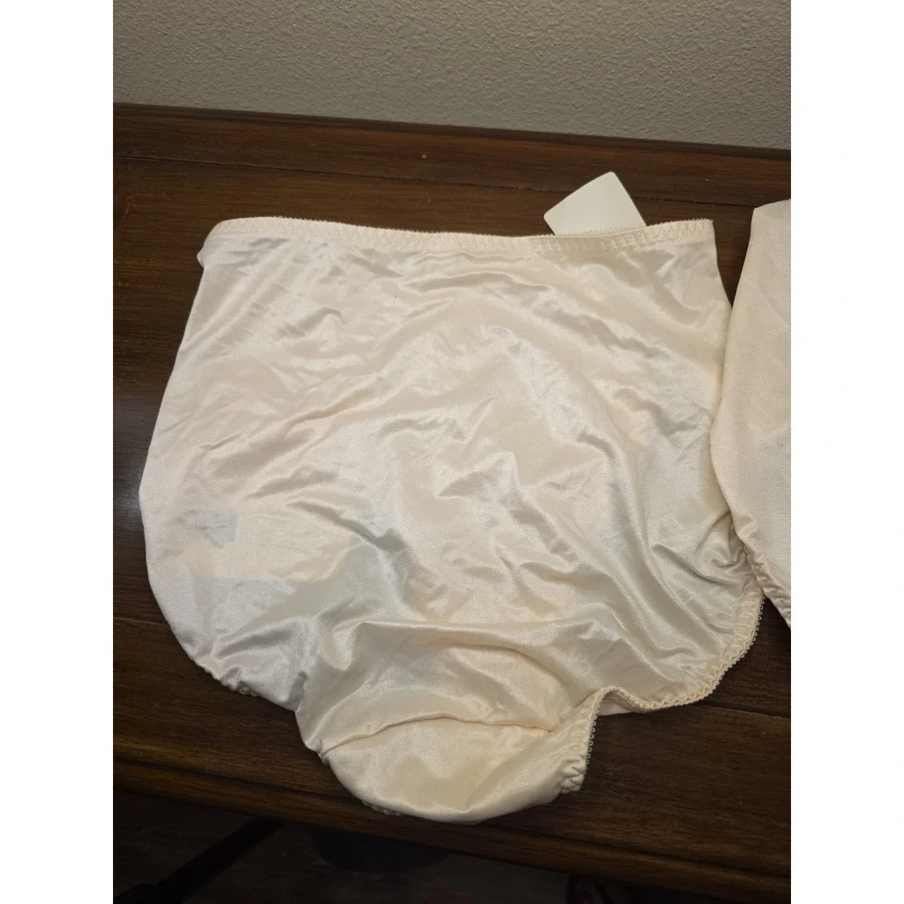 VTG 2002 Bali 8701 Light Control Hi Cut Brief Panties XL Shapewear NOS Tags